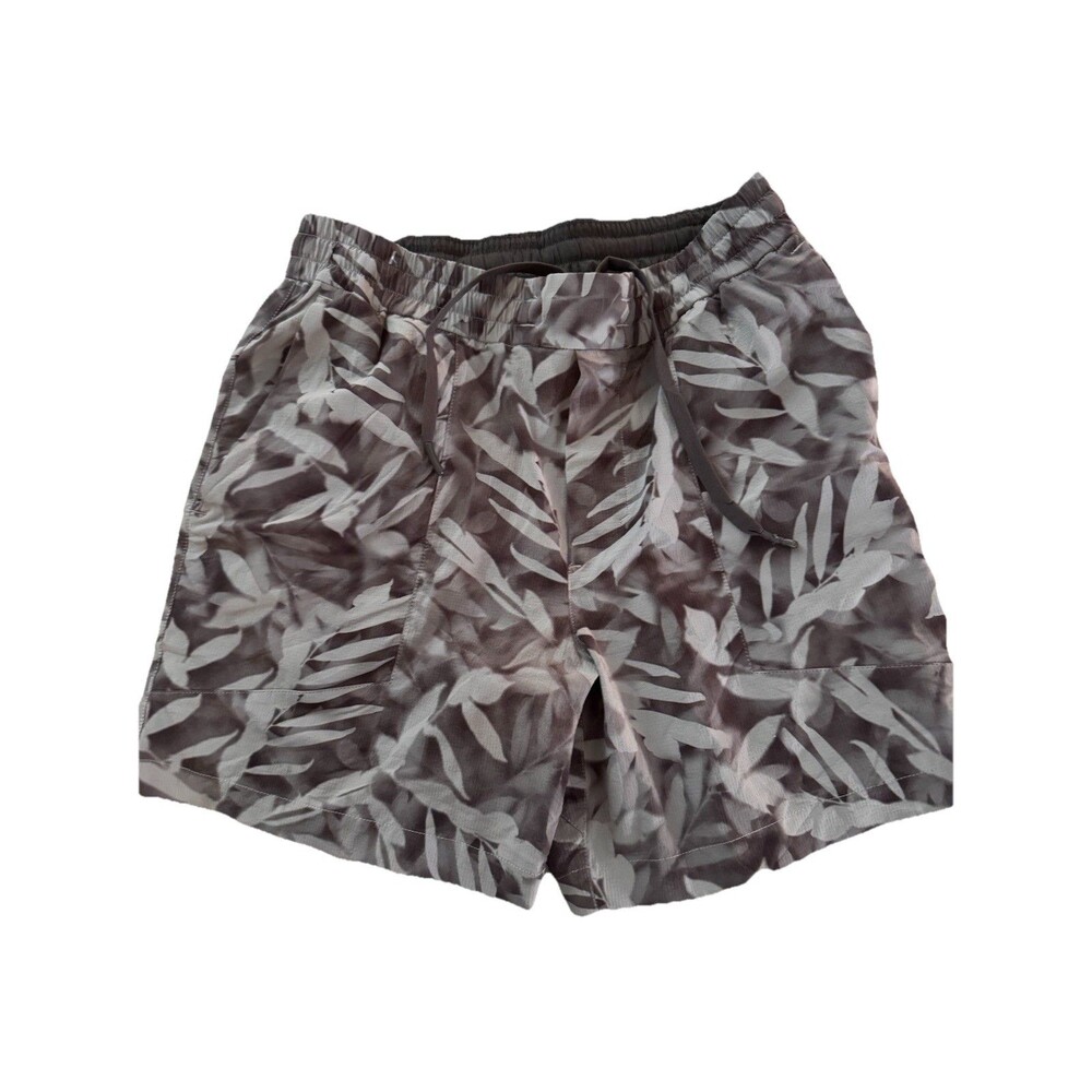 Lululemon Mens Bowline Shorts Size S Gray Floral Leaf Print 8” EUC